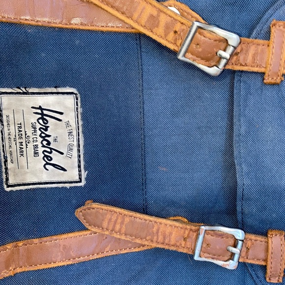 Herschel Backpack + Laptop pouch (Bundle) - Picture 5 of 9
